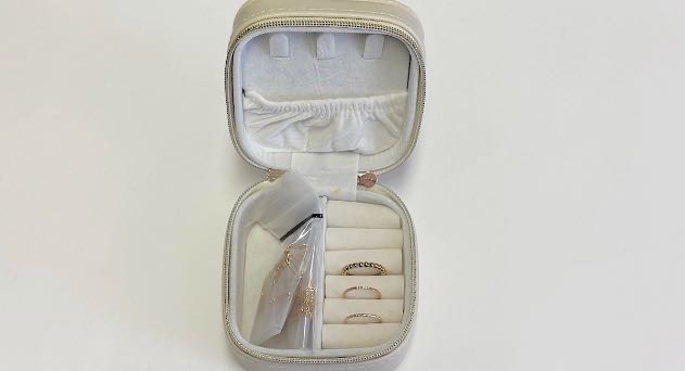 持ち運びジュエリーケース