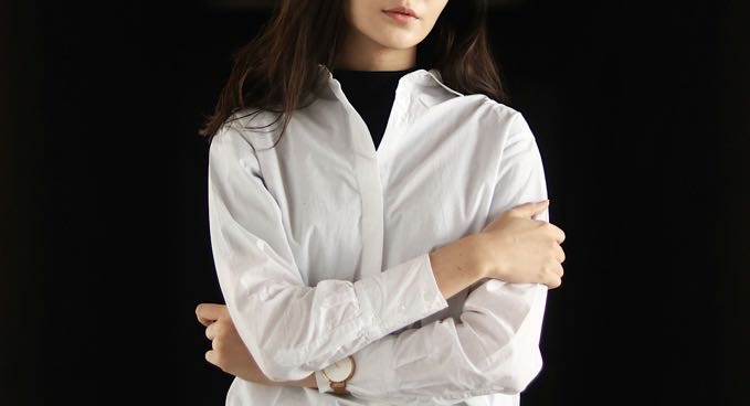 ハイネック　首元が詰まった服